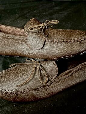 Minnetonka Men's 952 Moosehide Leather Driving Moccasin Loafer Chocolate Size 13